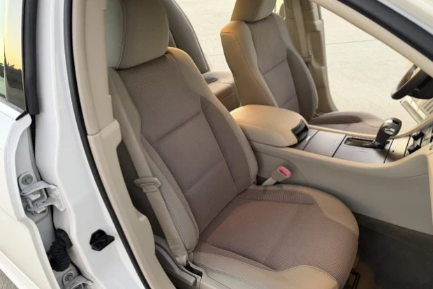 2011 Ford Taurus 5th Gen - Image 4 of 8
