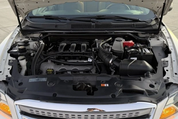 2011 Ford Taurus 5th Gen - Image 6 of 8