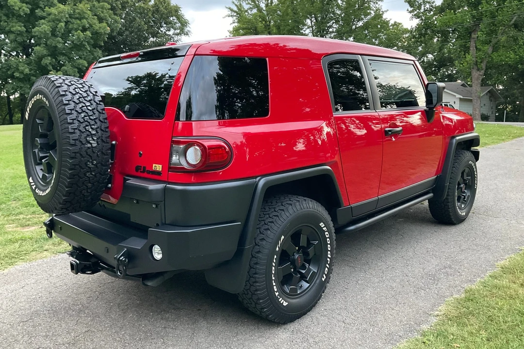 2012 Toyota FJ Cruiser - Image 6 of 31