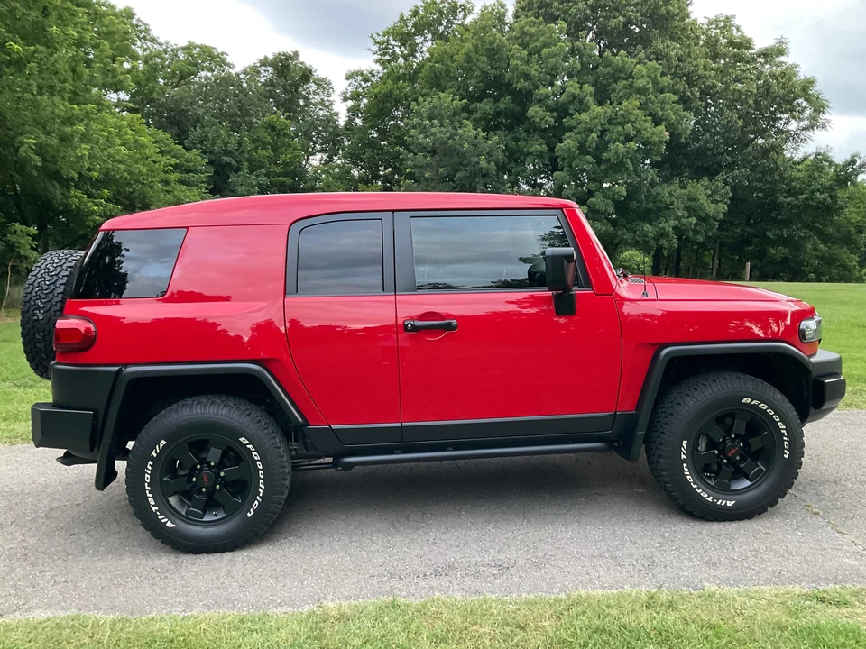 2012 Toyota FJ Cruiser - Image 5 of 31