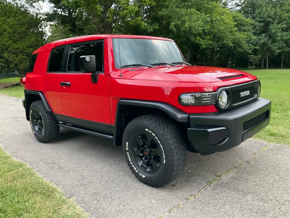2012 Toyota FJ Cruiser - Image 4 of 31