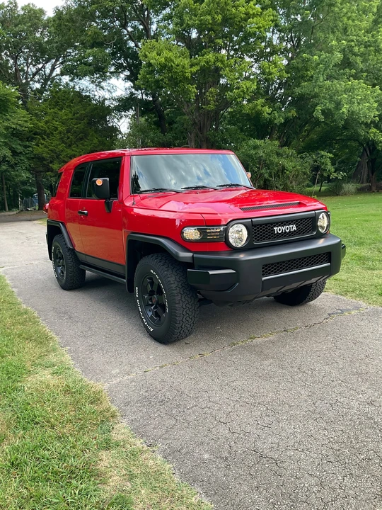2012 Toyota FJ Cruiser - Image 3 of 31