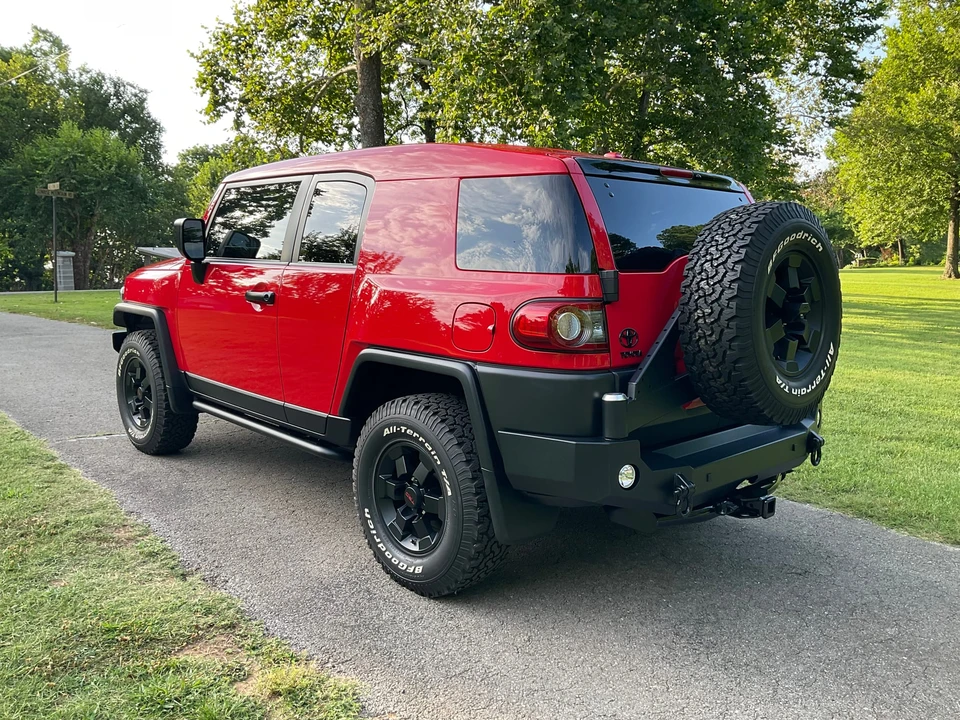 2012 Toyota FJ Cruiser - Image 9 of 31