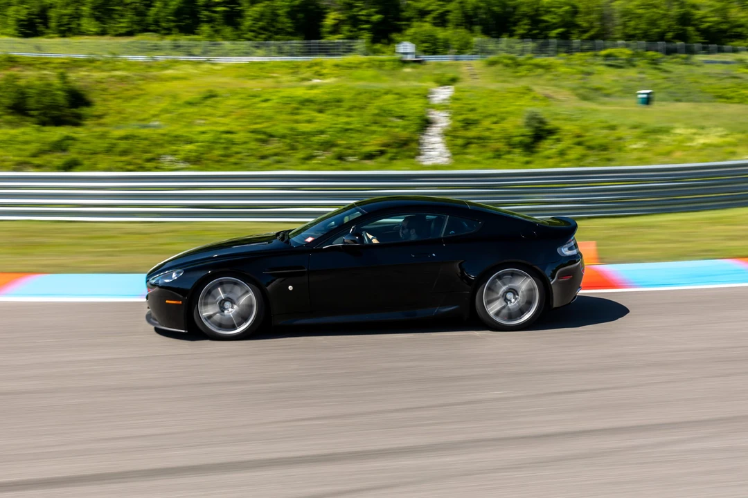 2013 Aston Martin V8 Vantage (2006-2017) - Image 18 of 31