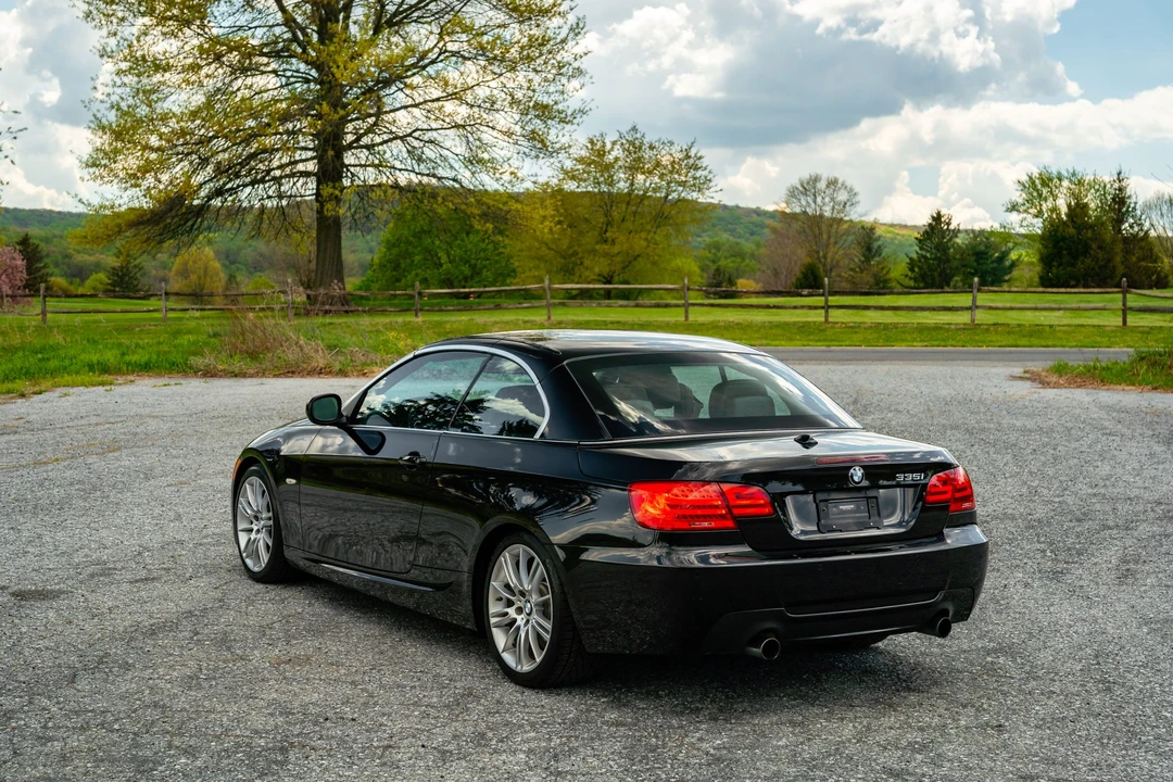 2013 BMW E93 335i Convertible - Image 11 of 31
