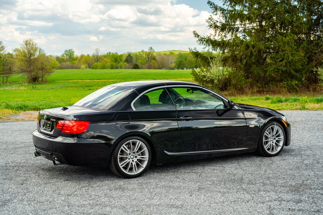 2013 BMW E93 335i Convertible - Image 23 of 31