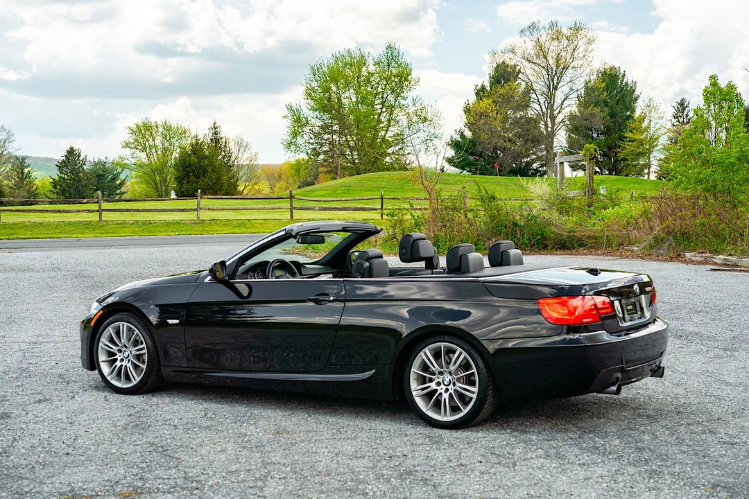 2013 BMW E93 335i Convertible - Image 23 of 31