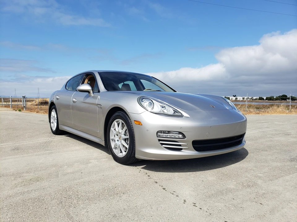 2013 Porsche 970 Panamera - Image 2 of 31