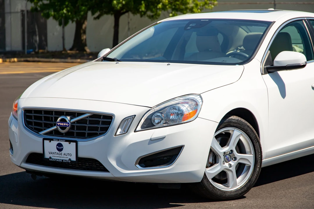 2013 Volvo S60 2nd Gen - Image 16 of 31