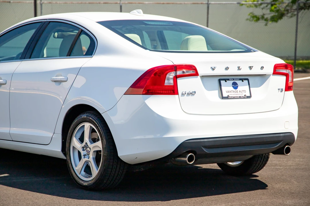 2013 Volvo S60 2nd Gen - Image 19 of 31