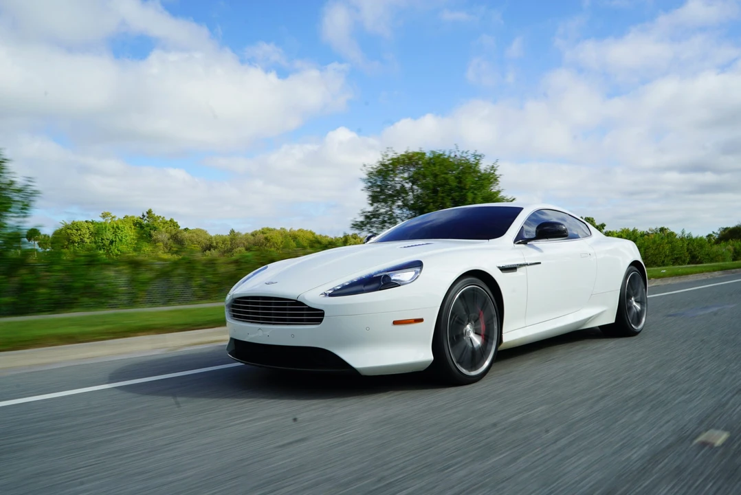 2014 Aston Martin DB9 - Image 15 of 31