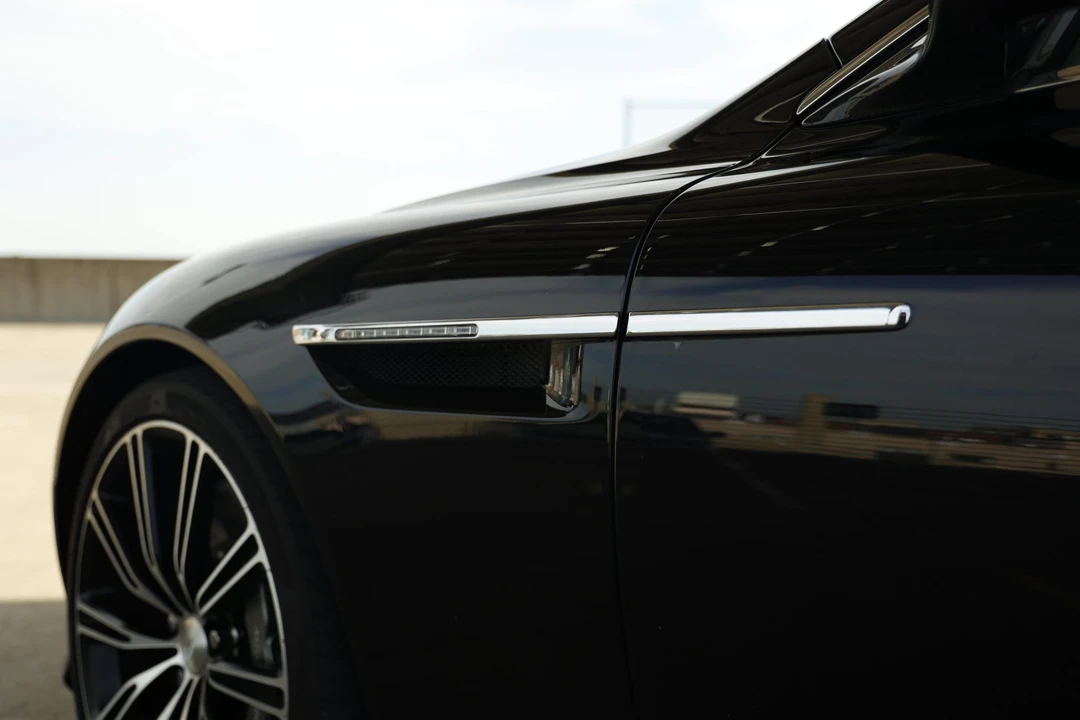 2014 Aston Martin DB9 - Image 22 of 31