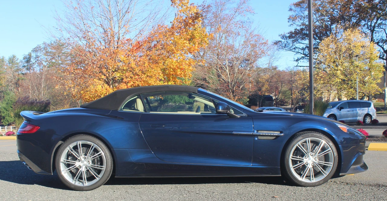 2014 Aston Martin Vanquish 2nd Gen - Image 30 of 31