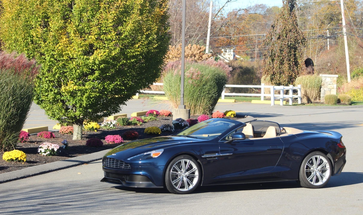 2014 Aston Martin Vanquish 2nd Gen - Image 2 of 31