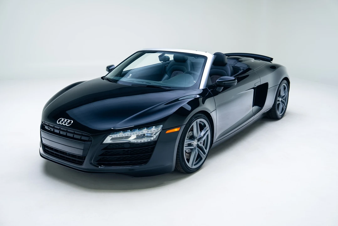 2014 Audi 42 R8 - Image 2 of 31