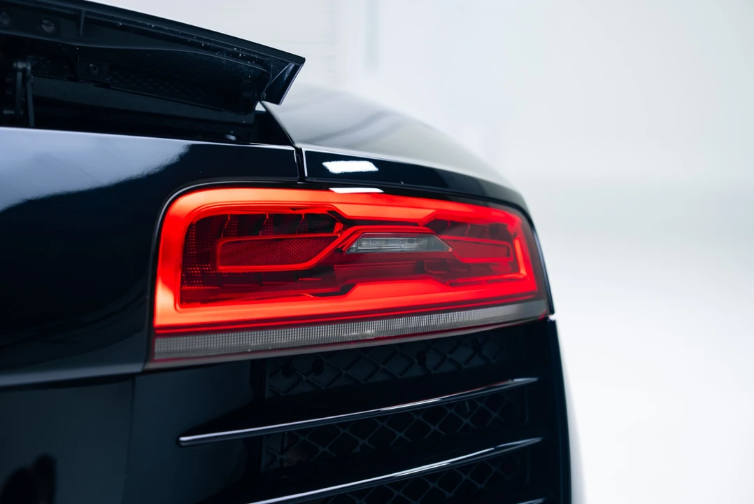 2014 Audi 42 R8 - Image 21 of 31