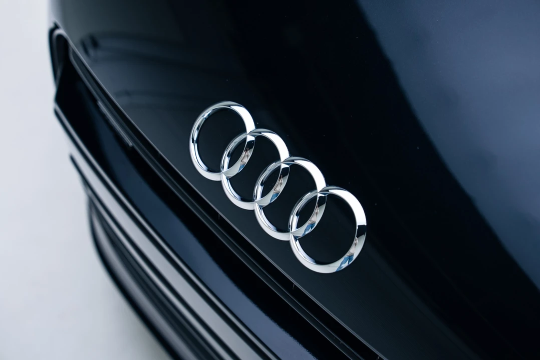 2014 Audi 42 R8 - Image 17 of 31