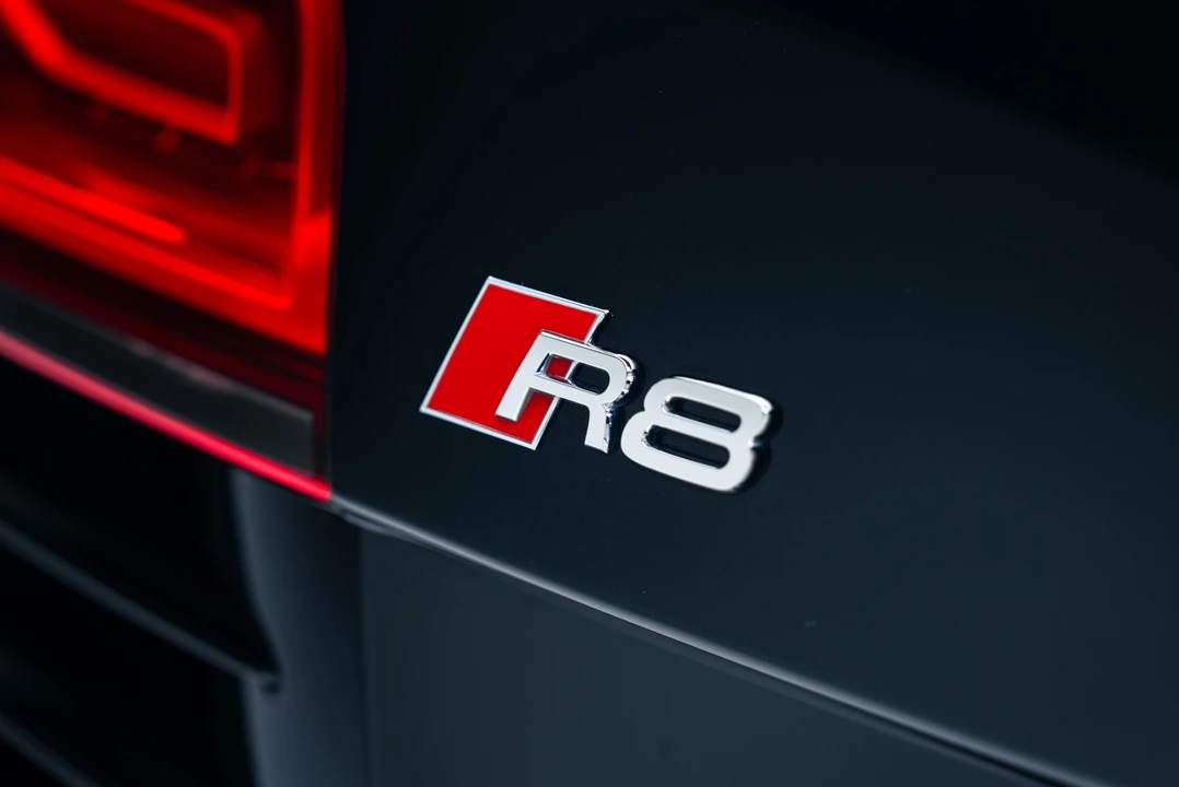 2014 Audi 42 R8 - Image 19 of 31