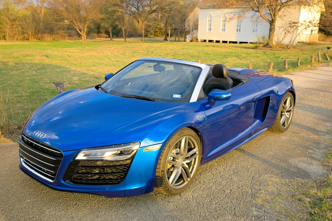 2014 Audi 42 R8 - Image 2 of 31
