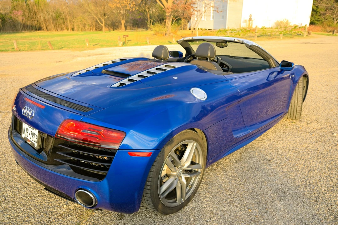 2014 Audi 42 R8 - Image 16 of 31
