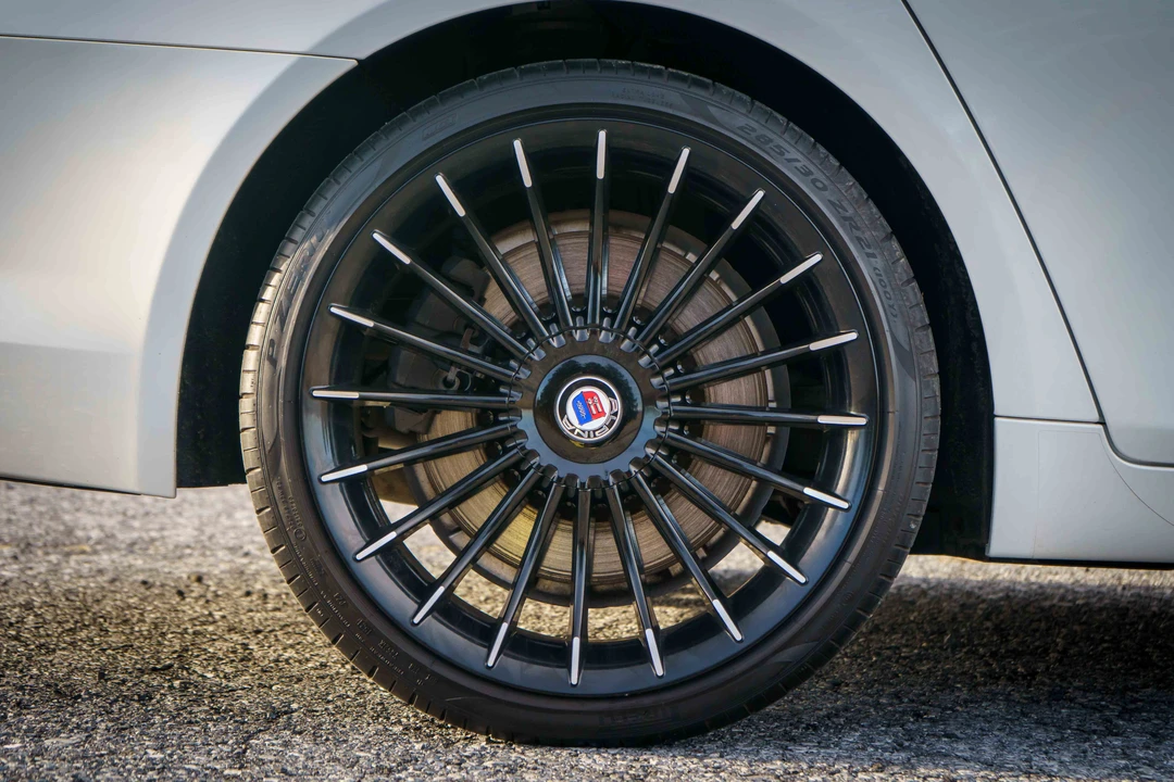 2007 BMW Alpina B7 - Image 28 of 31