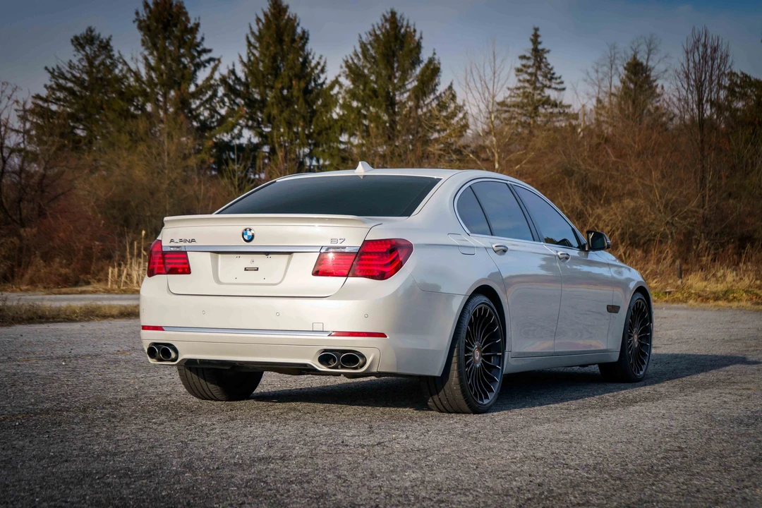 2007 BMW Alpina B7 - Image 13 of 31