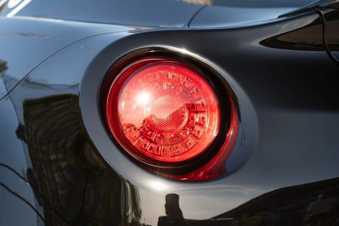 2015 Alfa Romeo 4C Coupe - Image 28 of 31