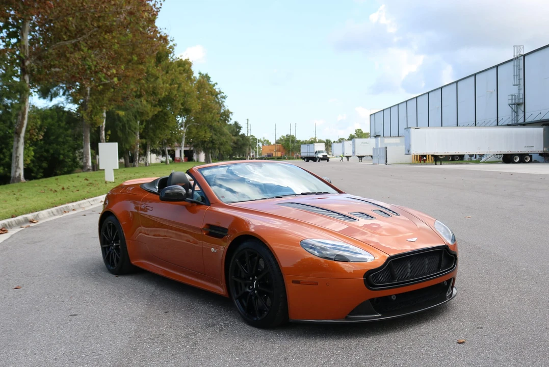 2015 Aston Martin Vantage - Image 11 of 31