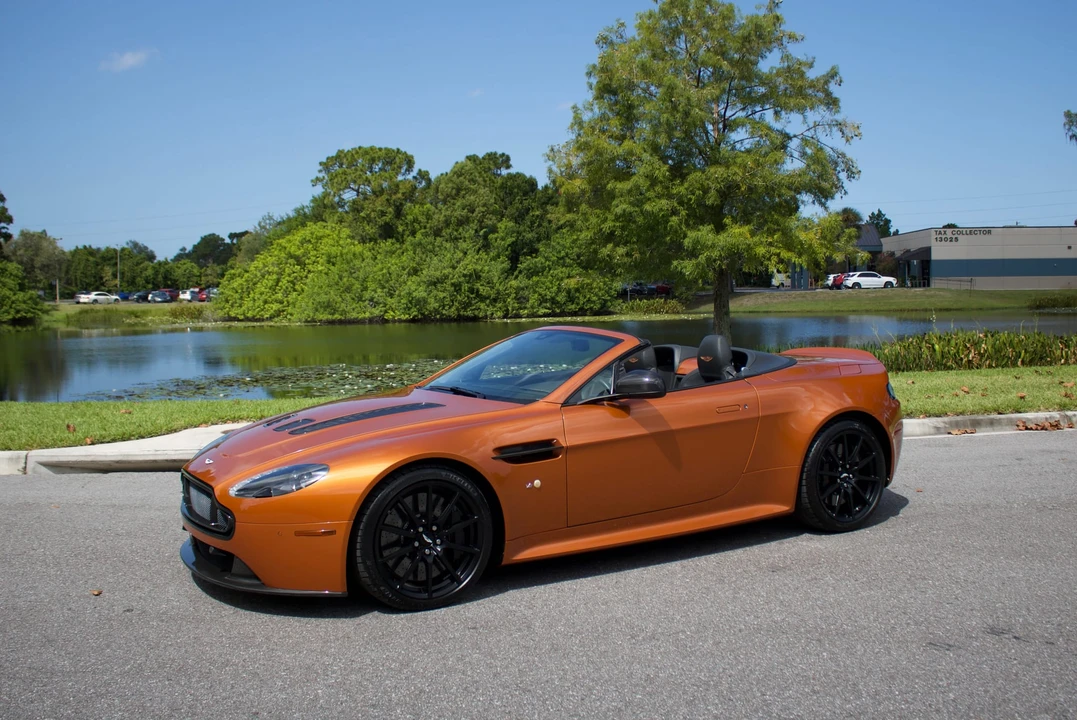 2015 Aston Martin Vantage - Image 2 of 31