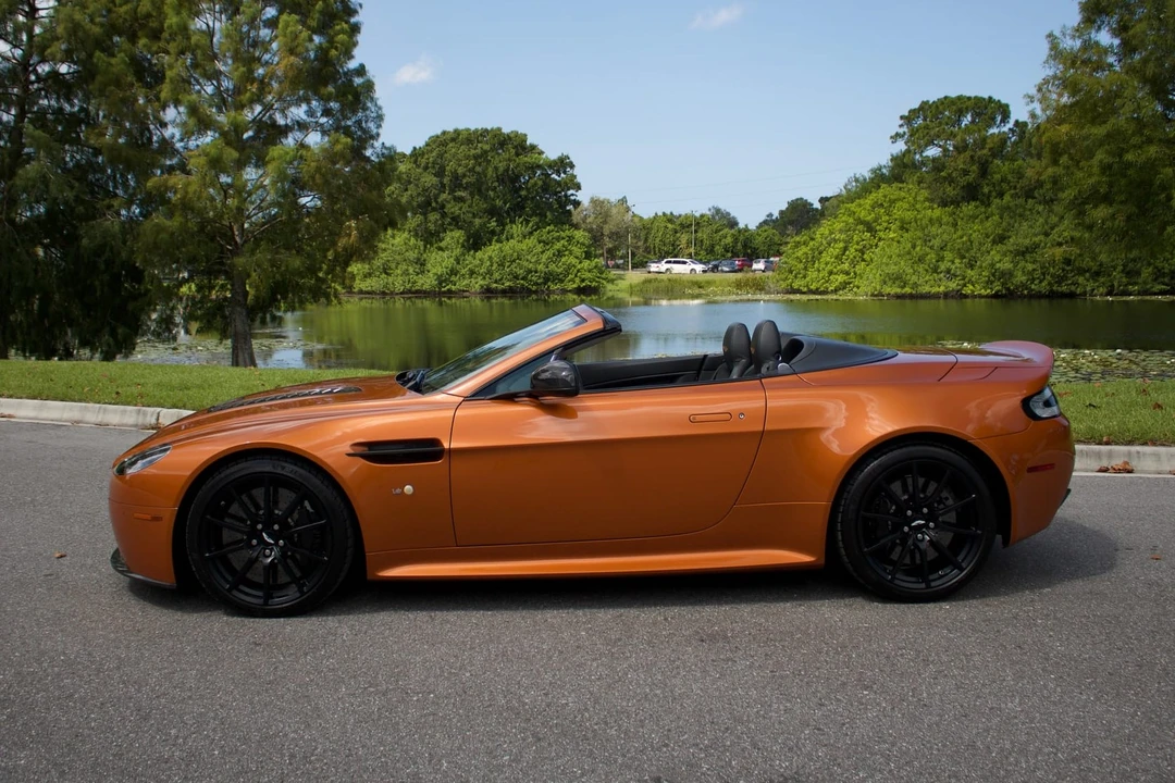 2015 Aston Martin Vantage - Image 3 of 31