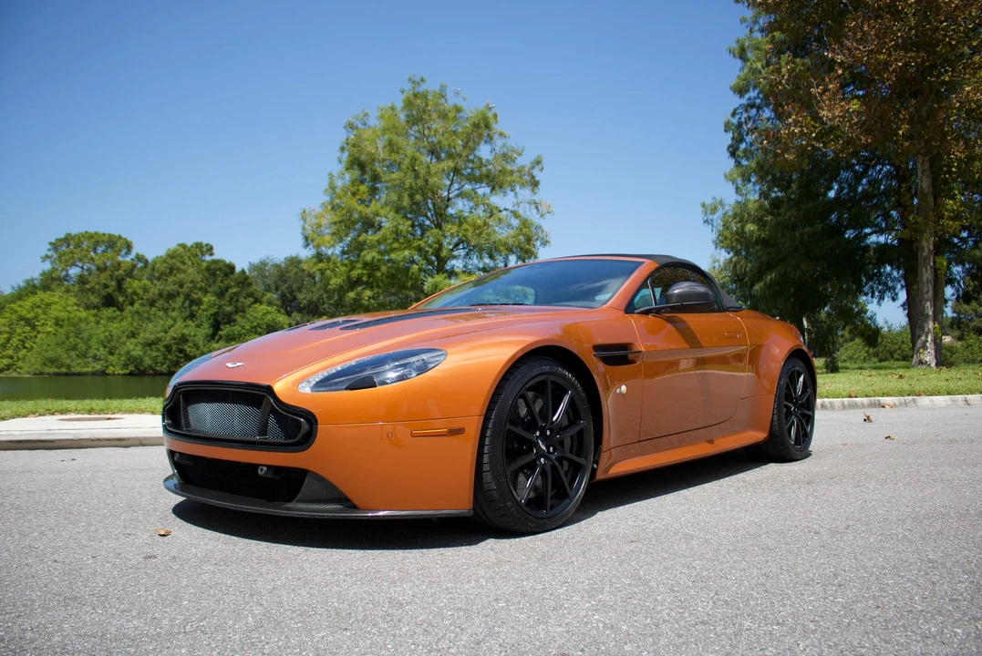2015 Aston Martin Vantage - Image 14 of 31