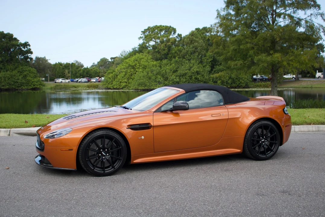 2015 Aston Martin Vantage - Image 22 of 31