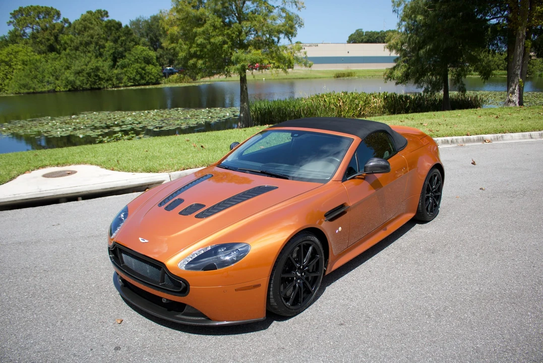 2015 Aston Martin Vantage - Image 12 of 31