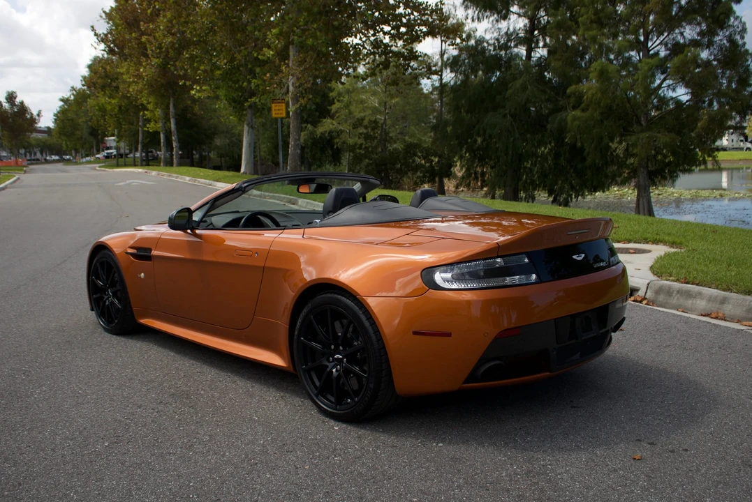 2015 Aston Martin Vantage - Image 5 of 31