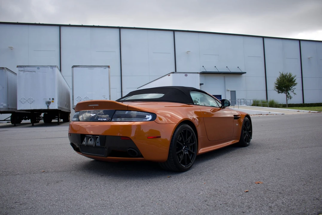 2015 Aston Martin Vantage - Image 31 of 31
