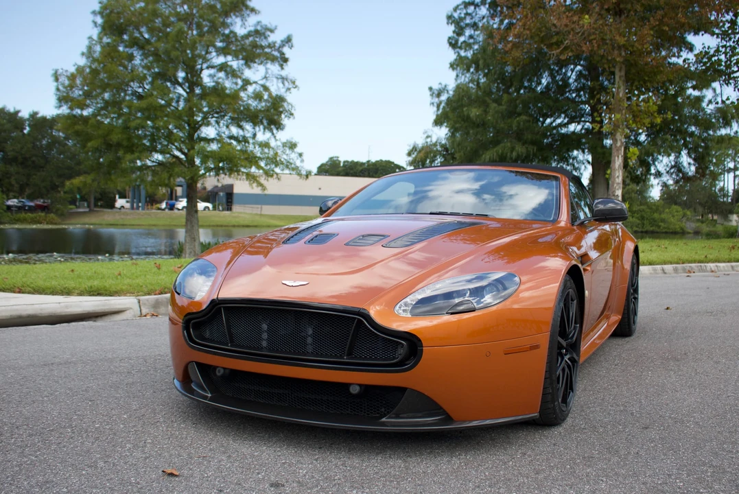 2015 Aston Martin Vantage - Image 13 of 31
