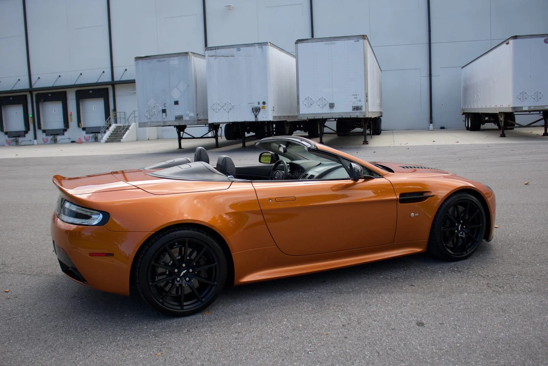 2015 Aston Martin Vantage - Image 8 of 31