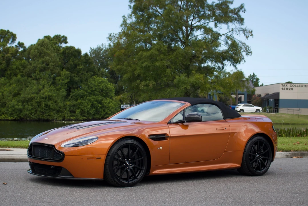2015 Aston Martin Vantage - Image 19 of 31