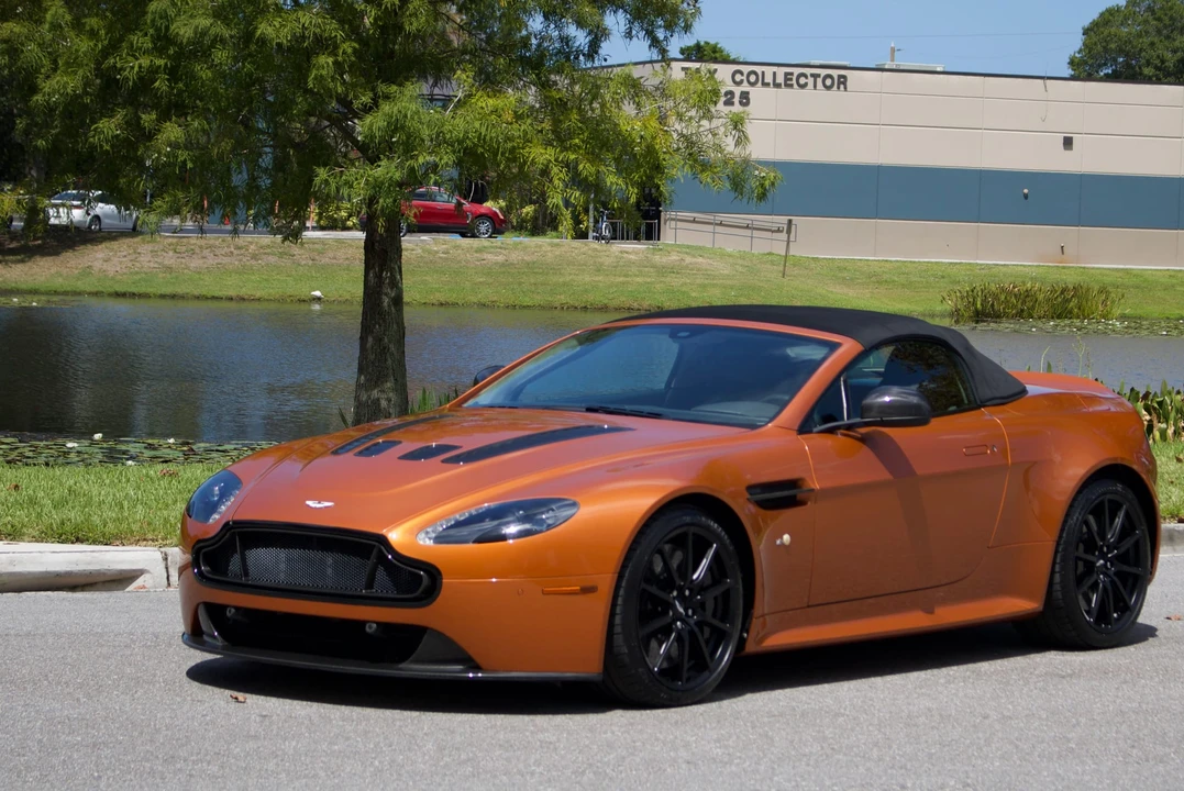 2015 Aston Martin Vantage - Image 15 of 31