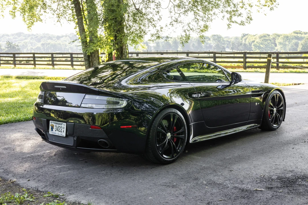 2015 Aston Martin V12 Vantage (2010-2018) - Image 6 of 31