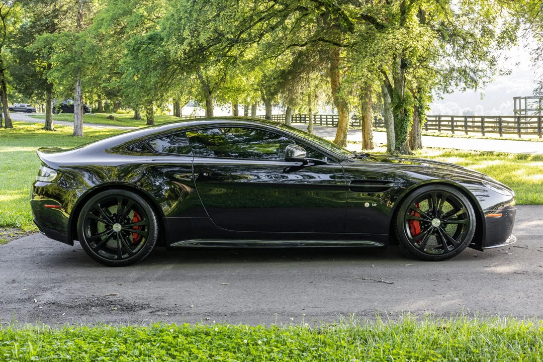 2015 Aston Martin V12 Vantage (2010-2018) - Image 5 of 31
