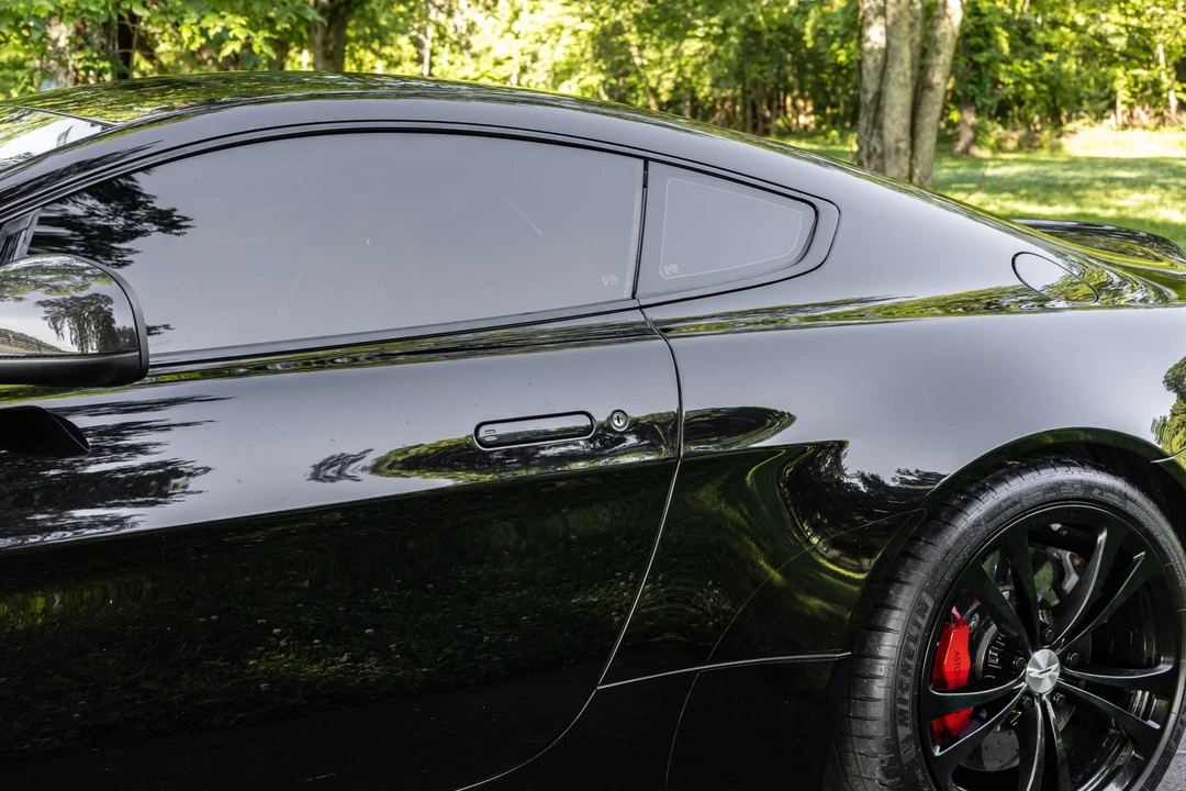 2015 Aston Martin V12 Vantage (2010-2018) - Image 25 of 31