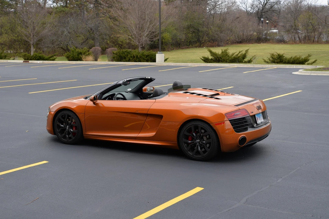 2015 Audi 42 R8 - Image 6 of 31