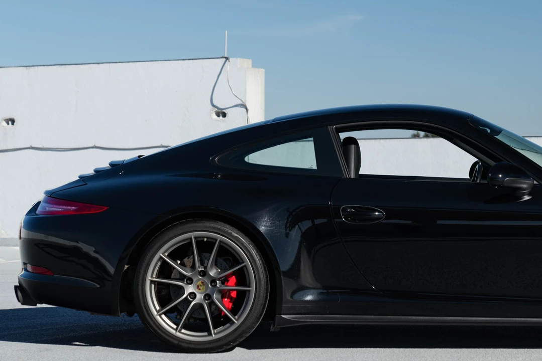 2015 Porsche 991 Carrera 4S - Image 11 of 31