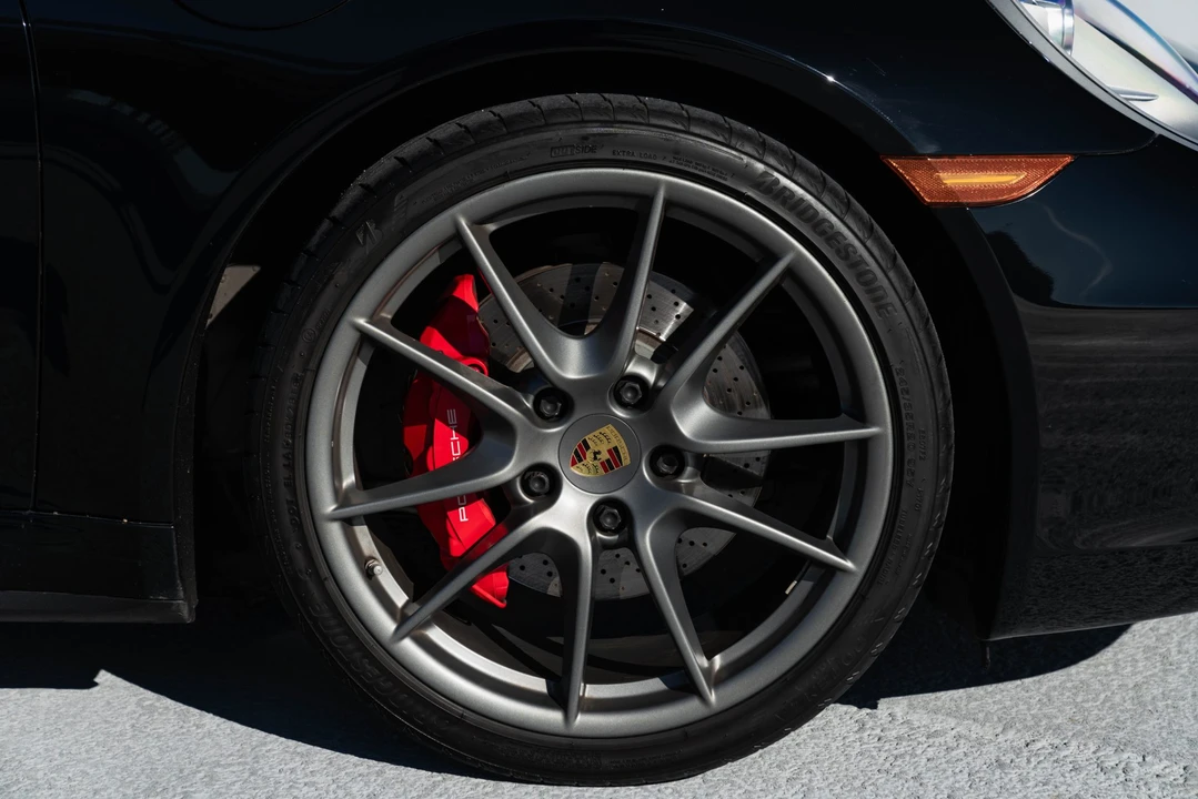 2015 Porsche 991 Carrera 4S - Image 29 of 31