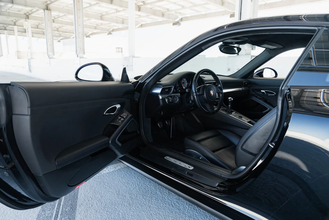 2015 Porsche 991 Carrera 4S - Image 30 of 31