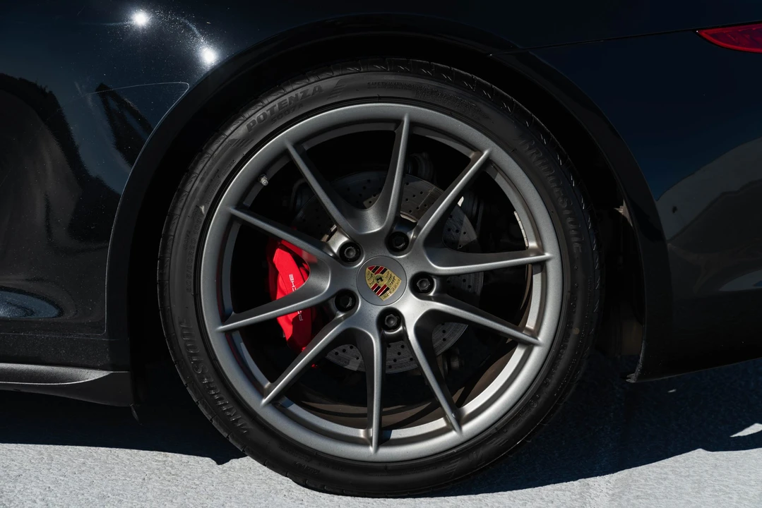 2015 Porsche 991 Carrera 4S - Image 26 of 31