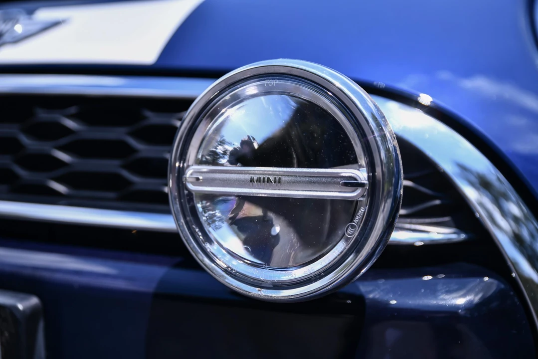 2016 Mini Mini Cooper S 3rd Gen - Image 22 of 31