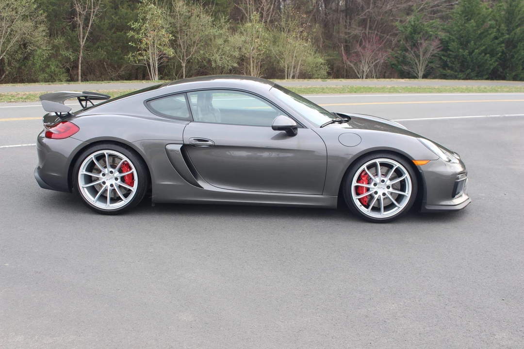 2016 Porsche 981 Cayman GT4 - Image 25 of 31