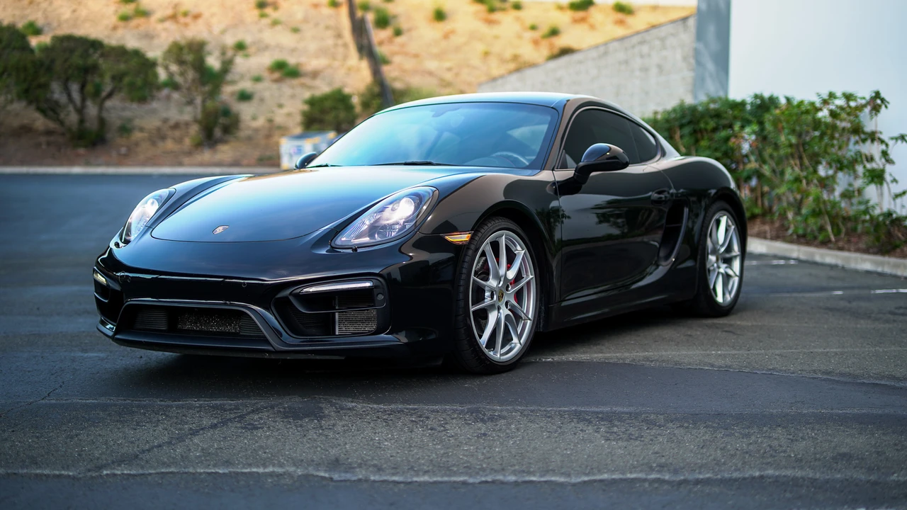 2016 Porsche 981 Cayman GTS - Image 28 of 31